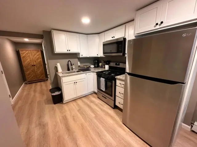 $1,800 | 301 Portsmouth Avenue, Unit 2, Seabrook, NH 03874