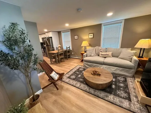 $1,800 | 301 Portsmouth Avenue, Unit 2, Seabrook, NH 03874