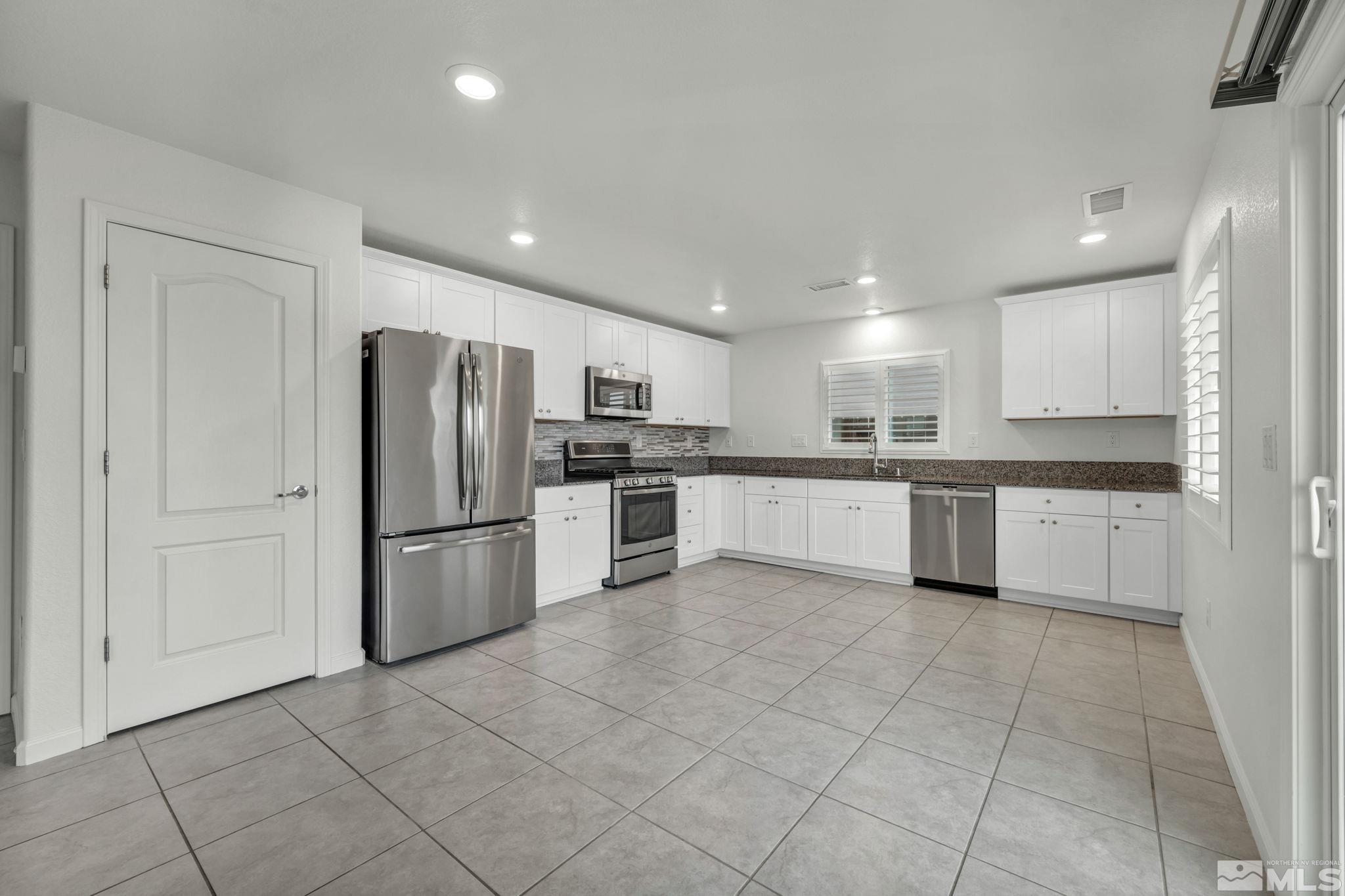 8840 Mahon Drive Reno, NV 89506 - Photo 7 of 33 Photo 7