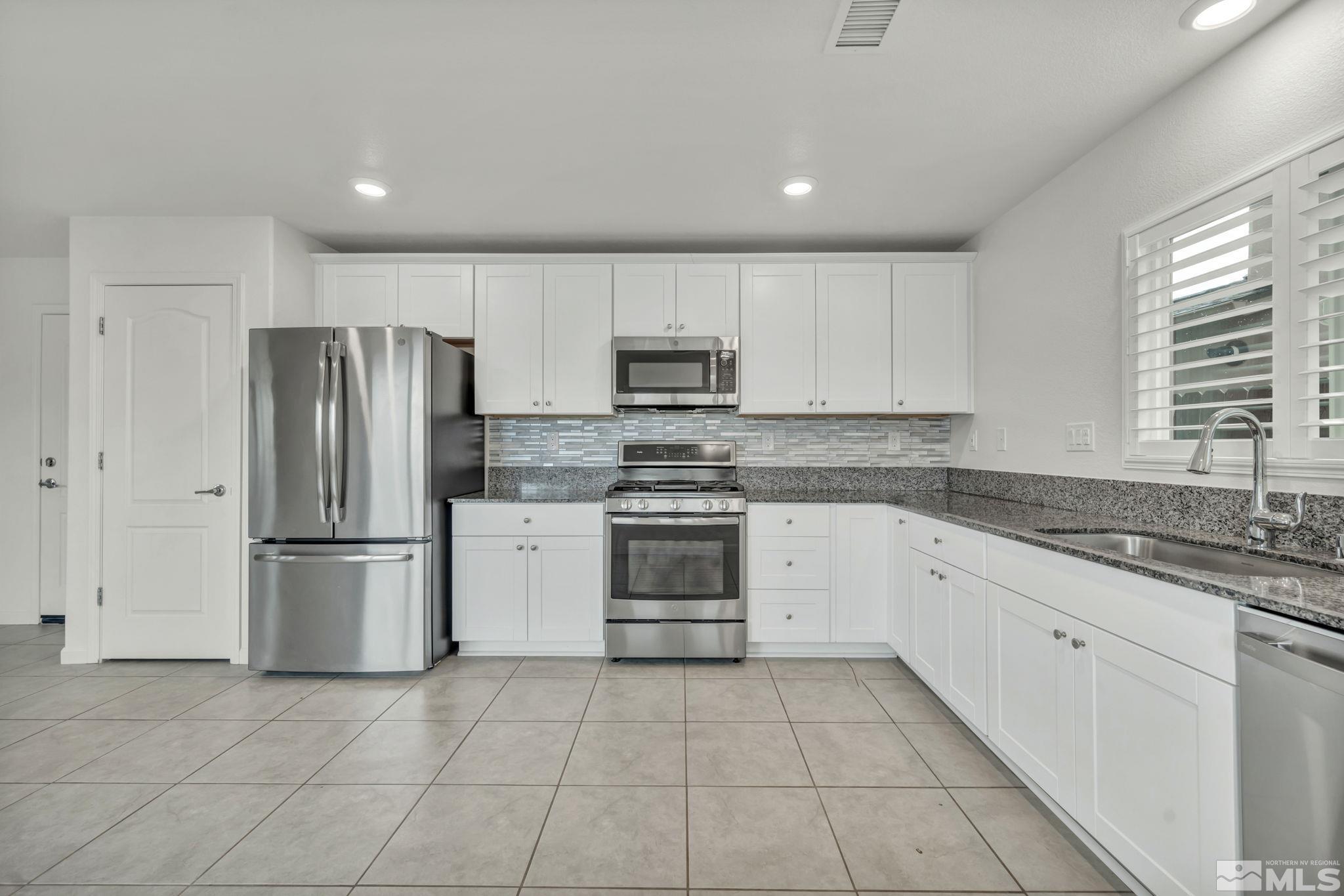 8840 Mahon Drive Reno, NV 89506 - Photo 8 of 33 Photo 8
