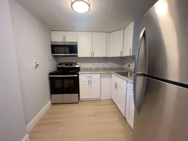 $2,095 | 665 Glouchester Street, Unit 2, Boca Raton, FL 33487