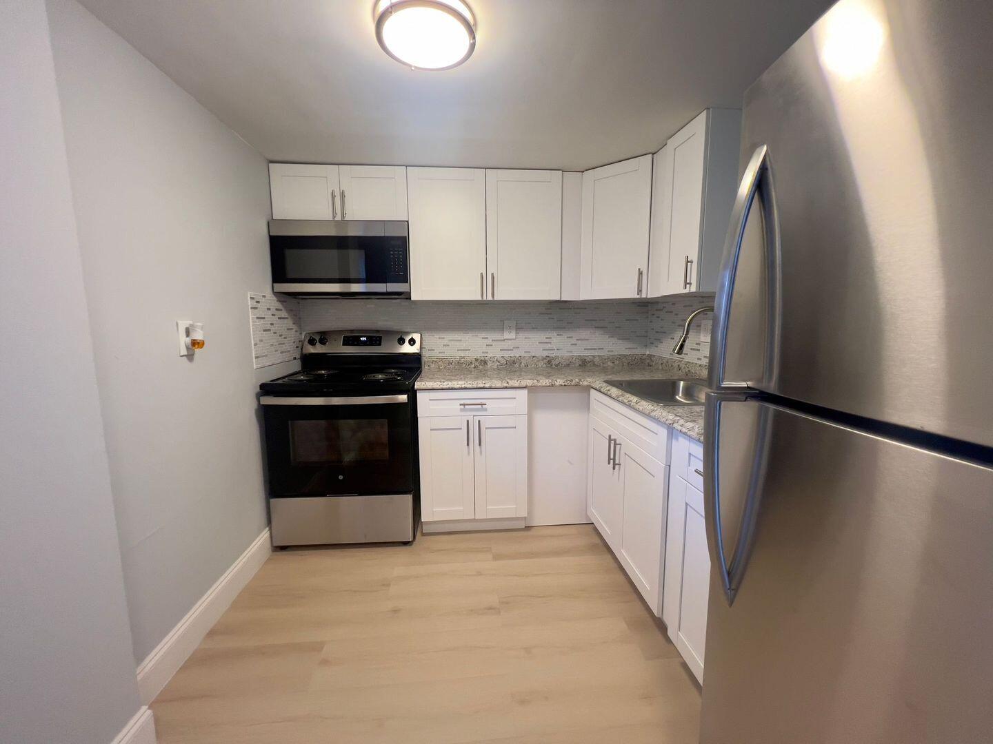 665 Glouchester Street, Unit 2 Boca Raton, FL 33487 - Photo 1 of 6 large