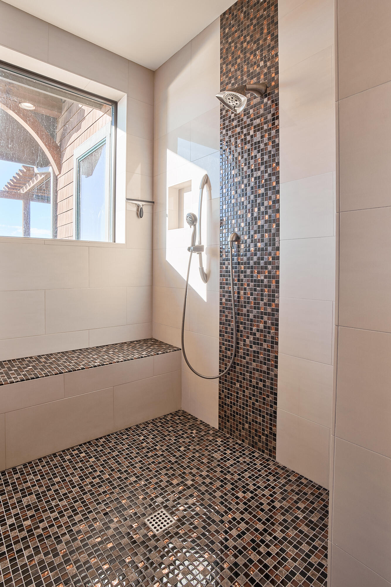 19525 Innes Market Road Bend, OR 97703 - Photo 14 of 56 a bathroom with a shower
