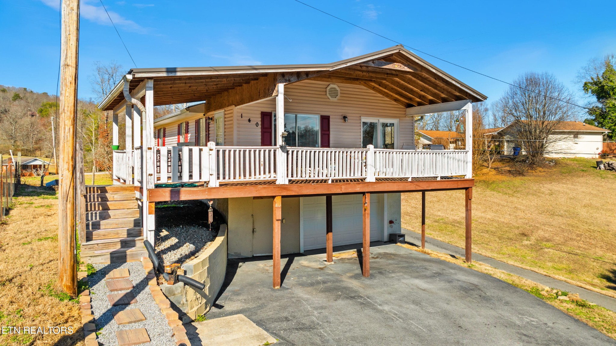140 Blacksferry Loop Clinton, TN 37716 - Photo 1 of 25 Gallery Image 1