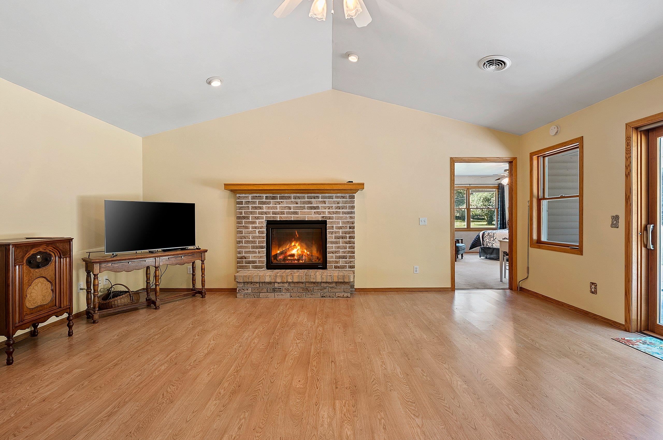 429 Jackson Street Oconto, WI 54153 - Photo 12 of 48