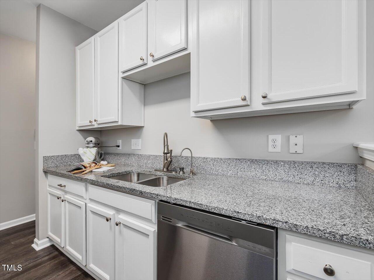 8329 Martello Lane Raleigh, NC 27613 - Photo 29 of 54 29-Kitchen