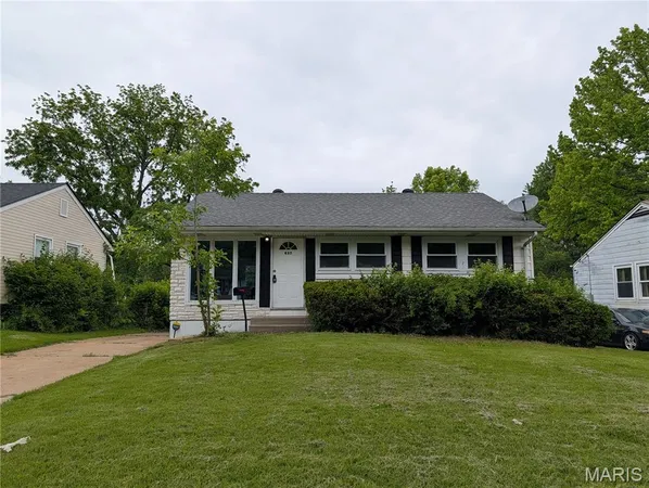 $1,250 | 437 Lancashire Road, St. Louis, MO 63137