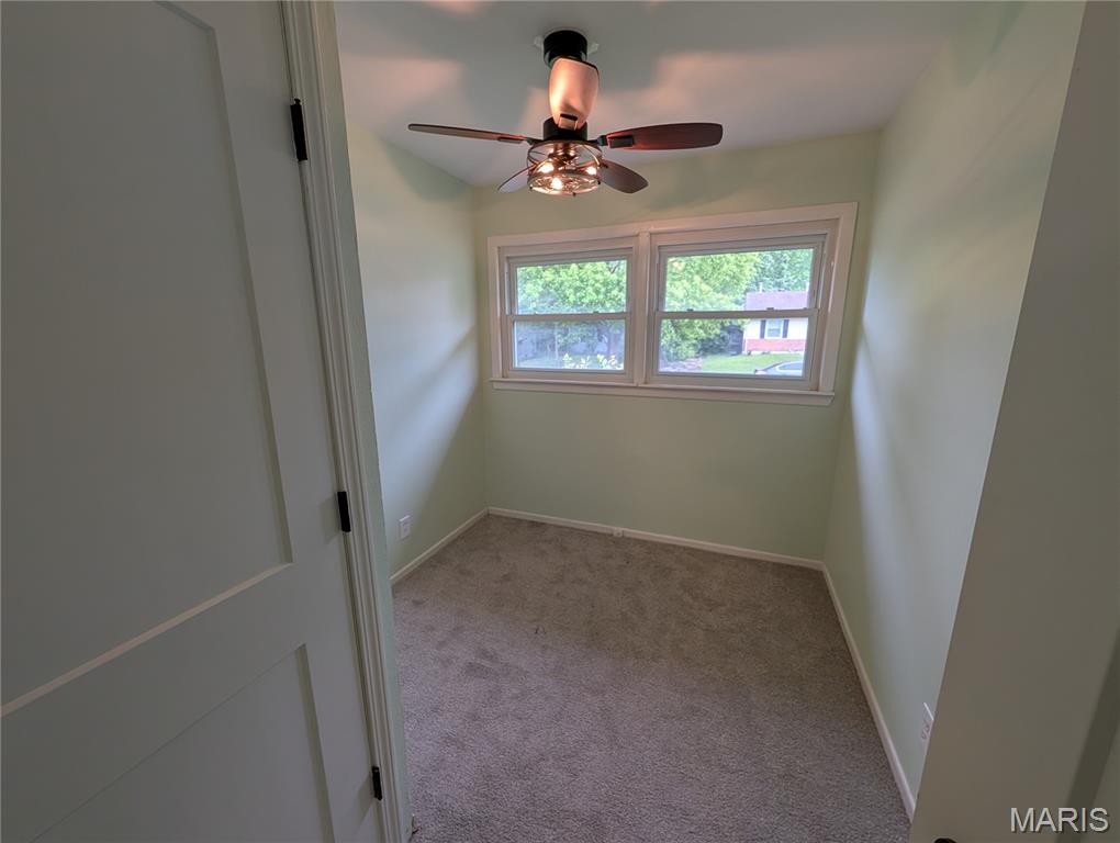 437 Lancashire Road St. Louis, MO 63137 - Photo 5 of 11