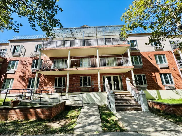 $579,000 | 64-34 Grand Central Parkway, Unit 1E | Forest Hills