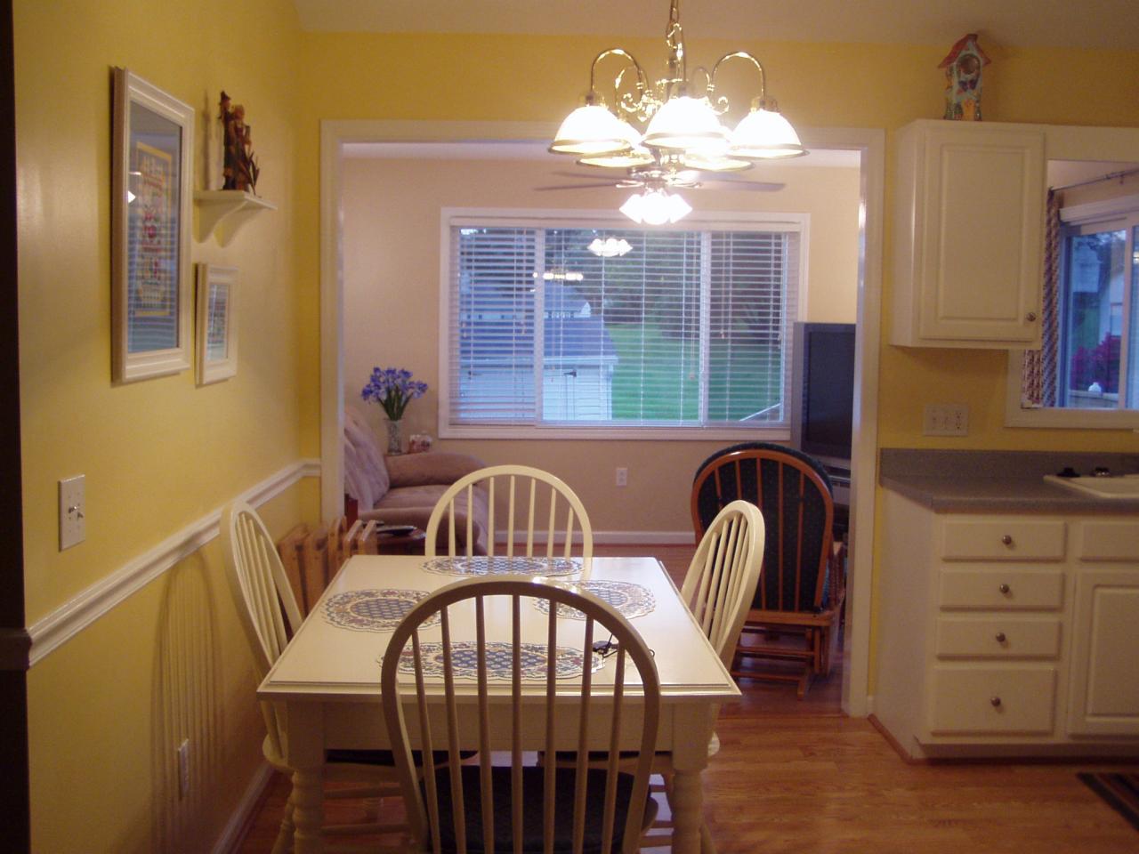 1122 Mountain View Road Vinton, VA 24179 - Photo 13 of 20 a view of a dining room with furniture