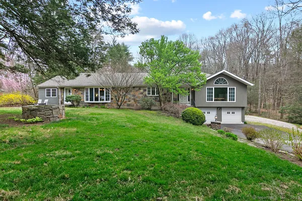 $5,000 | 14 Ridgewood Road, Avon, CT 06001