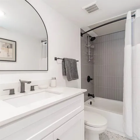 $1,000 | 606 North Marsalis Avenue, Unit 107, Dallas, TX 75203