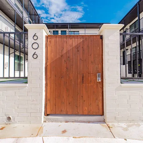 $1,000 | 606 North Marsalis Avenue, Unit 107, Dallas, TX 75203