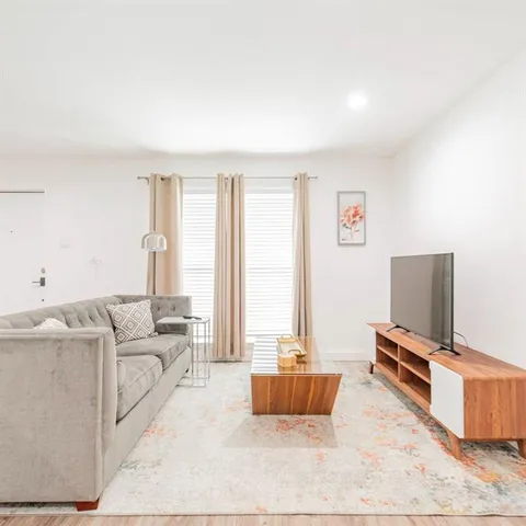 $1,000 | 606 North Marsalis Avenue, Unit 107, Dallas, TX 75203