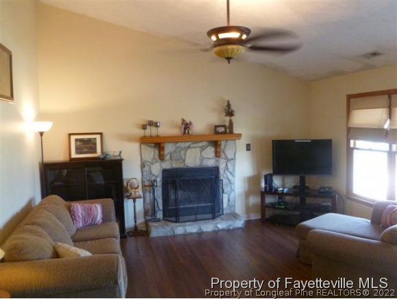 172 Finch Road Fayetteville, NC 28306 - Photo 5 of 25 Gallery Image 5