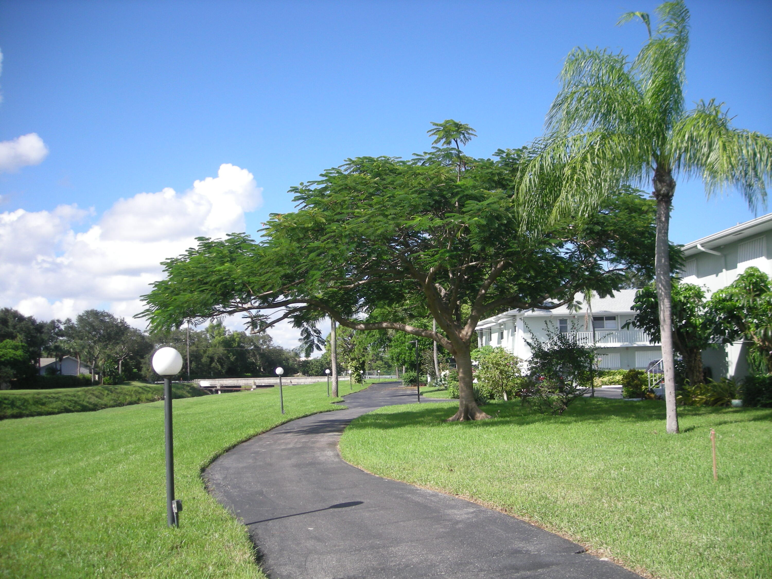 2600 Southwest 22nd Avenue, Unit 903 Delray Beach, FL 33445 - Photo 27 of 27 a view of a park