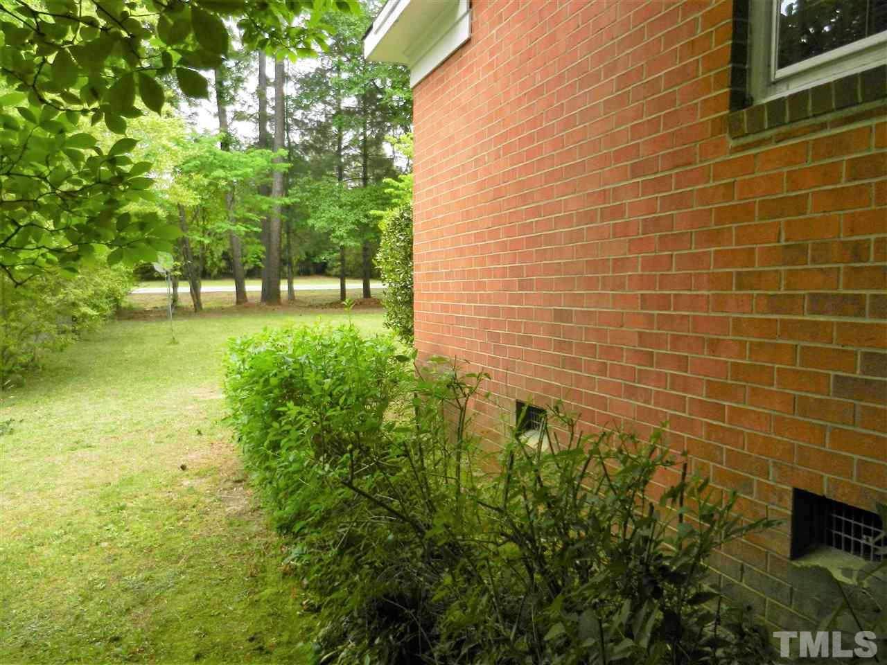 11613 Strickland Road Raleigh, NC 27613 - Photo 3 of 23 Gallery Image 3