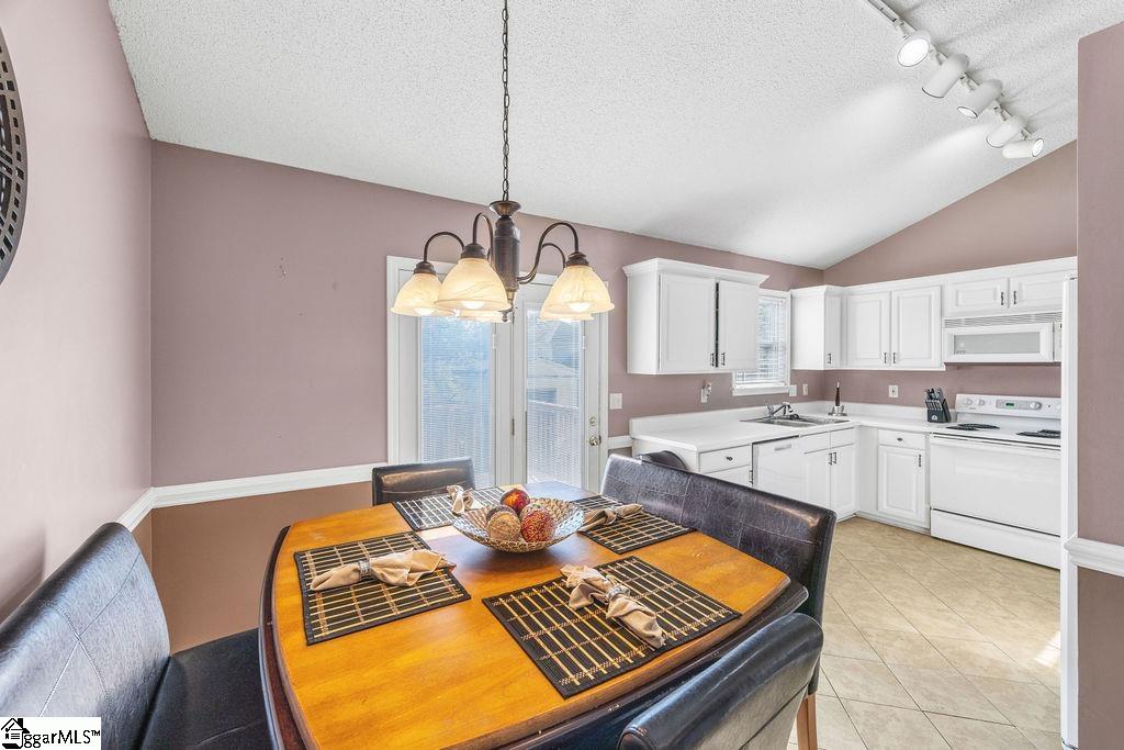 353 Old John Dodd Road Boiling Springs, SC 29316 - Photo 8 of 32 Gallery Image 8
