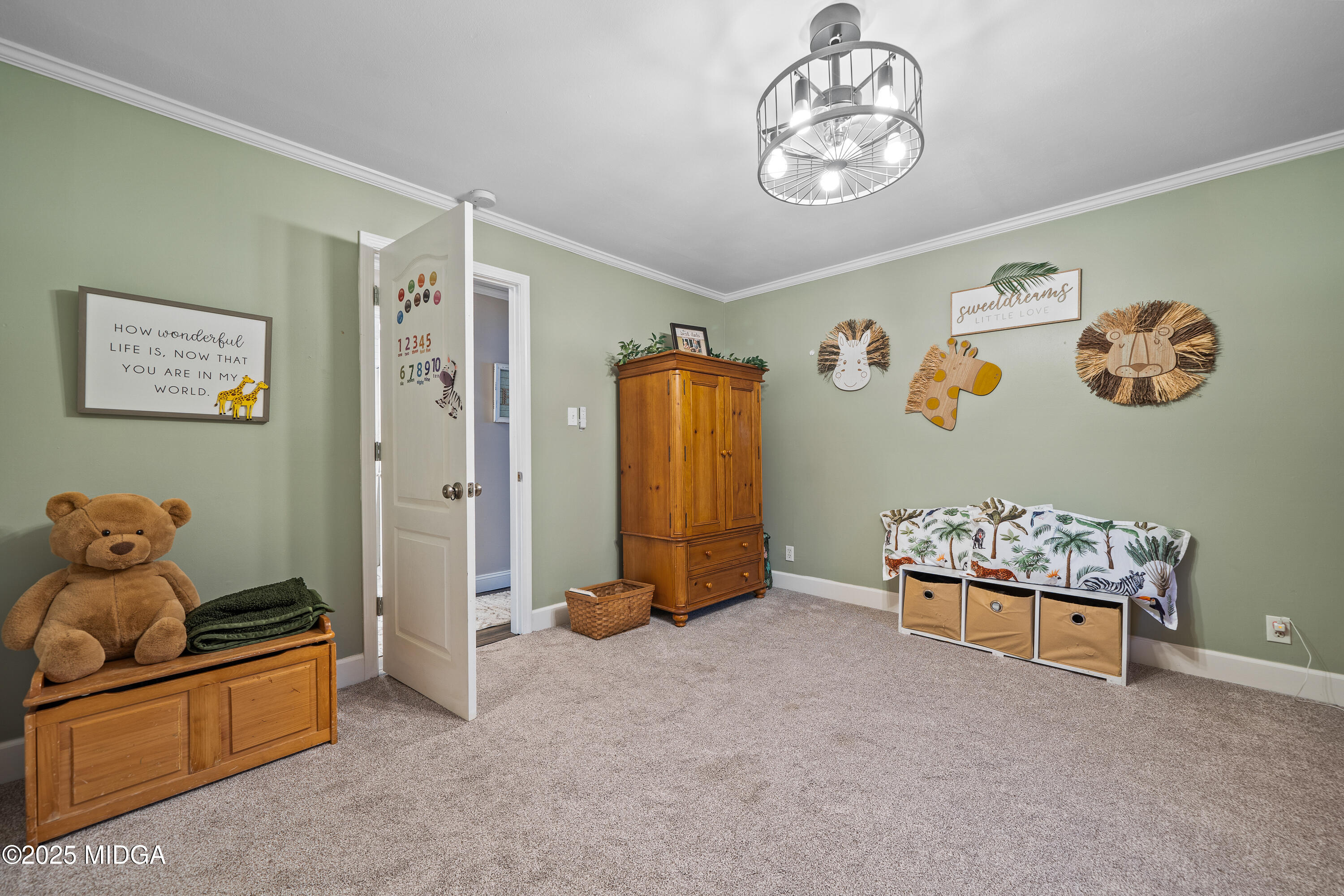 184 Camelot Road Gray, GA 31032 - Photo 28 of 38 a room with toys and wooden floor