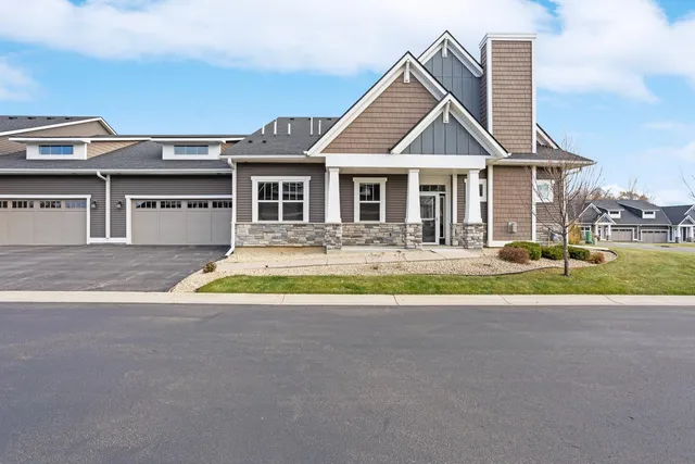 $440,000 | 13692 Brookview Path, Rosemount, MN 55068
