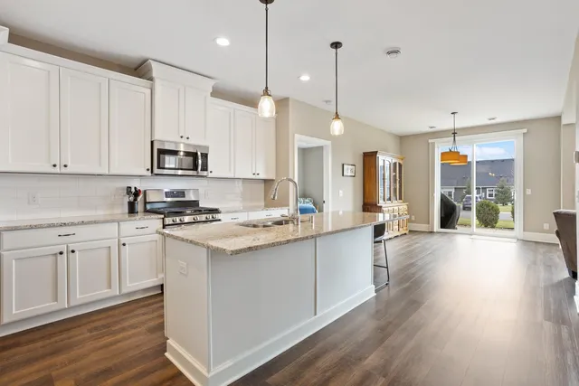 $440,000 | 13692 Brookview Path, Rosemount, MN 55068