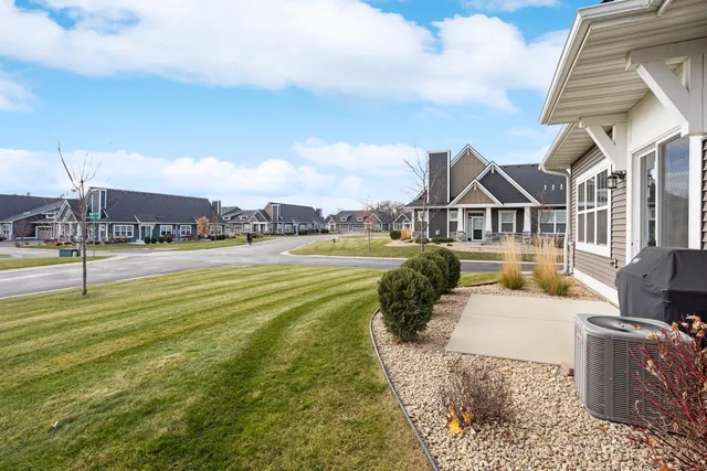 $440,000 | 13692 Brookview Path, Rosemount, MN 55068