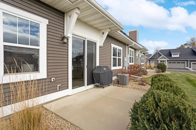 $440,000 | 13692 Brookview Path, Rosemount, MN 55068