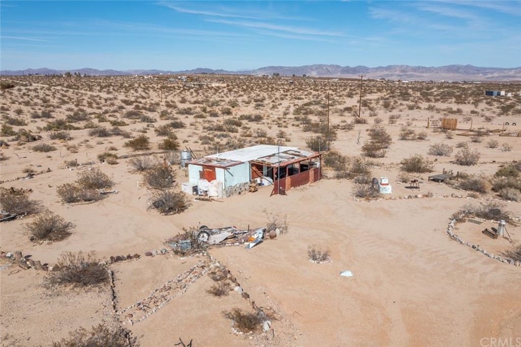 736 Copper Mountain Road Joshua Tree, CA 92252 - Photo 18 of 28 a view of city