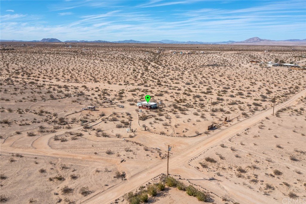 736 Copper Mountain Road Joshua Tree, CA 92252 - Photo 21 of 28 a view of a city