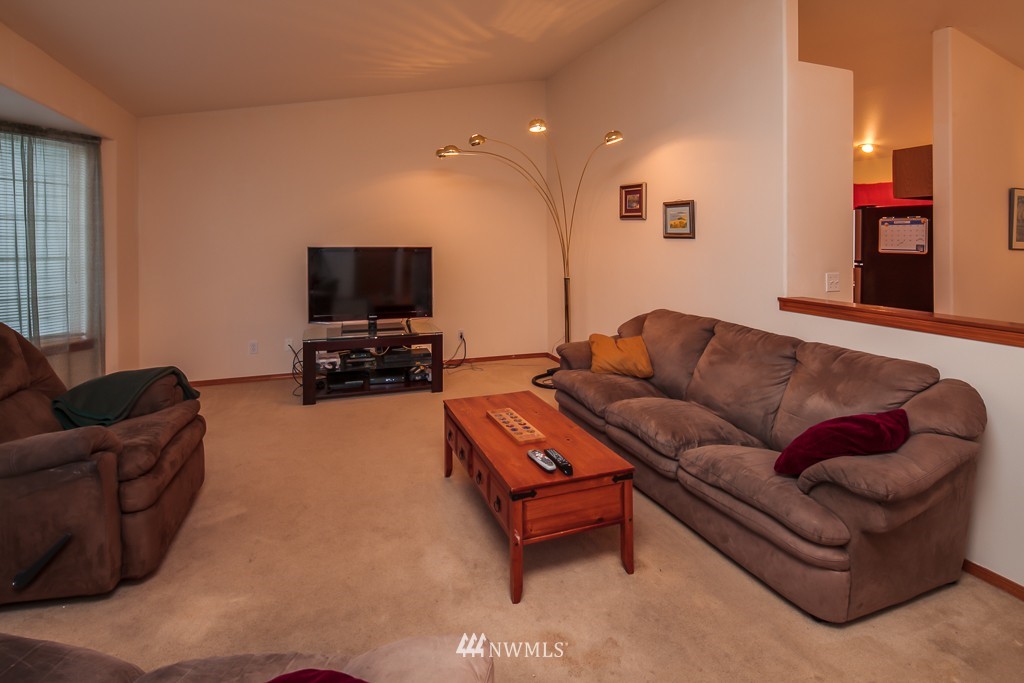 3901 Tamarack Road Bellingham, WA 98226 - Photo 4 of 22