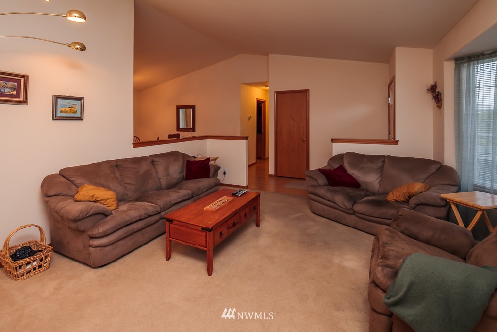 3901 Tamarack Road Bellingham, WA 98226 - Photo 5 of 22