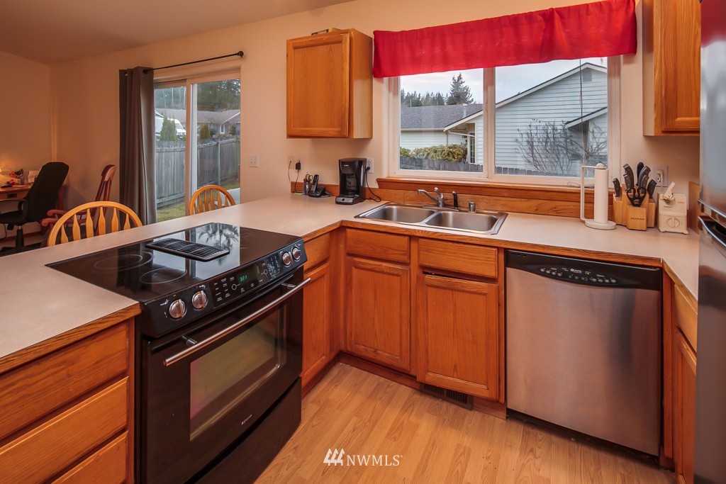 3901 Tamarack Road Bellingham, WA 98226 - Photo 10 of 22