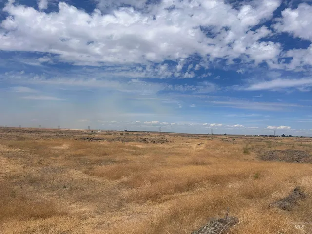 $215,000 | 1-2 Kohzt Road, Hazelton, ID 83335