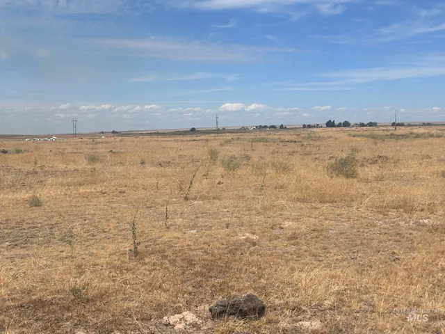 $215,000 | 1-2 Kohzt Road, Hazelton, ID 83335