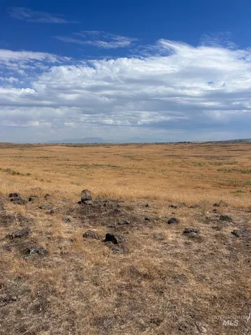 $215,000 | 1-2 Kohzt Road, Hazelton, ID 83335