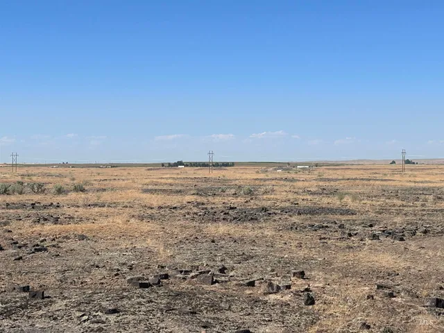 $215,000 | 1-2 Kohzt Road, Hazelton, ID 83335