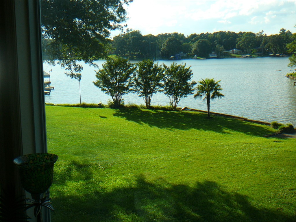 2213 Broadway Lake Road Anderson, SC 29621 - Photo 3 of 20