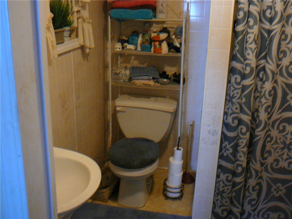 2213 Broadway Lake Road Anderson, SC 29621 - Photo 8 of 20