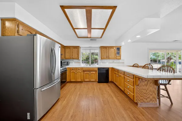 $569,900 | 6846 Chaparral Drive, Sanger, CA 93657