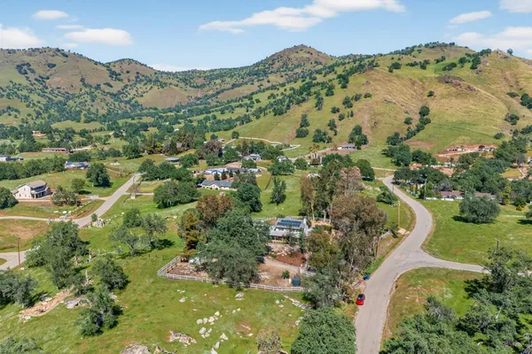 $569,900 | 6846 Chaparral Drive, Sanger, CA 93657