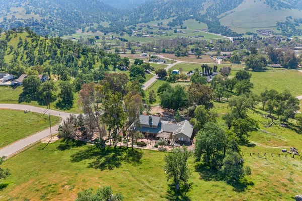 $569,900 | 6846 Chaparral Drive, Sanger, CA 93657