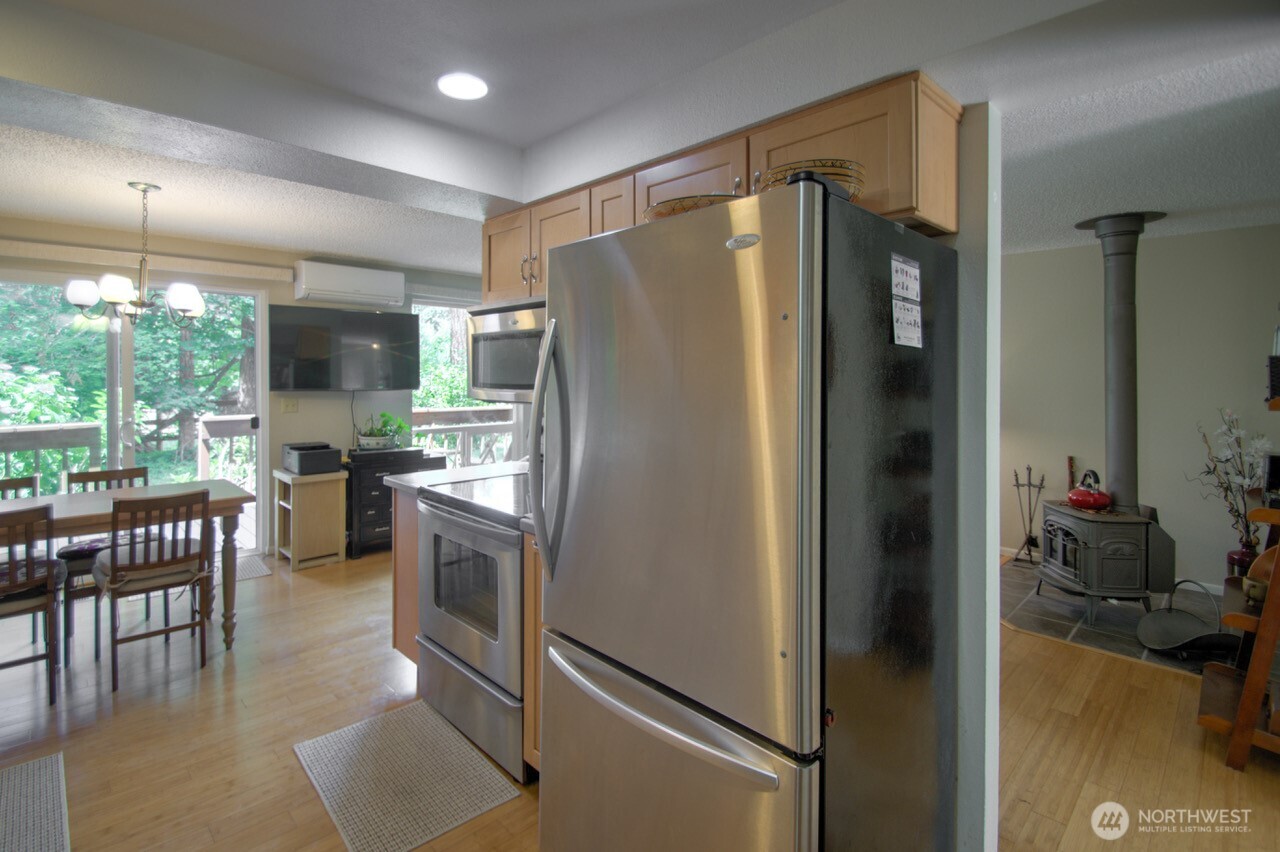 4703 Fairview Road Southwest, Unit 6 Olympia, WA 98512 - Photo 3 of 33