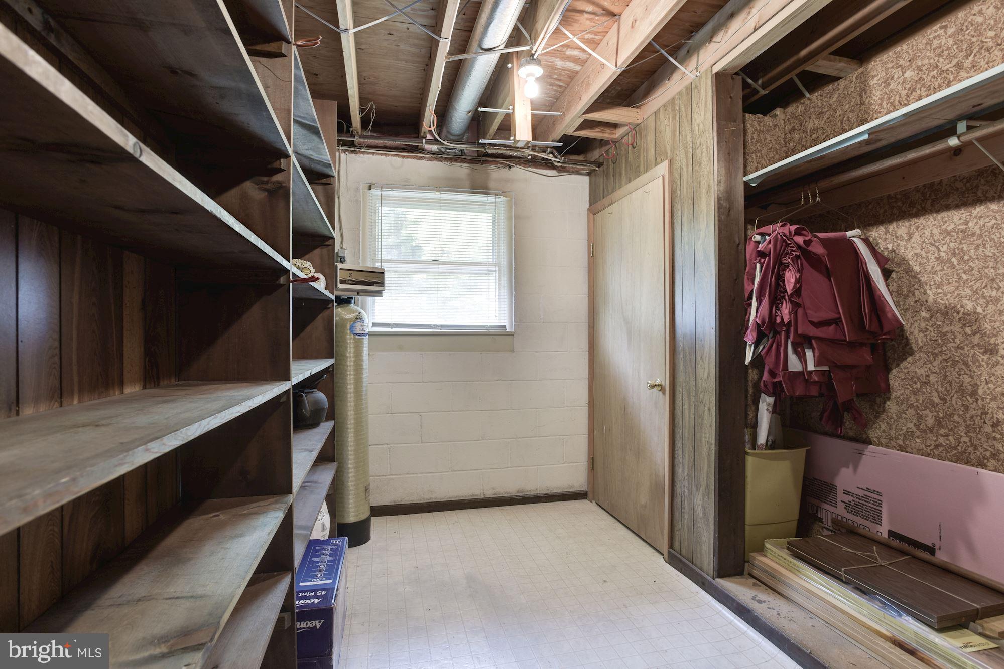 2514 Braddock Road Mount Airy, MD 21771 - Photo 20 of 30 a view of walk in closet