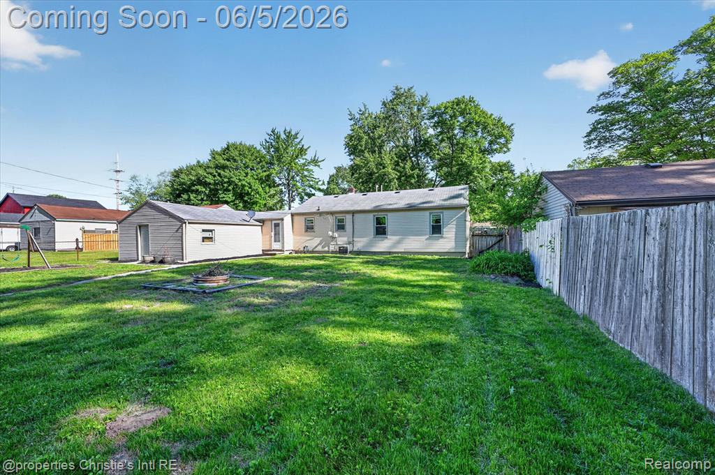 39185 Chase Street Romulus, MI 48174 - Photo 24 of 34