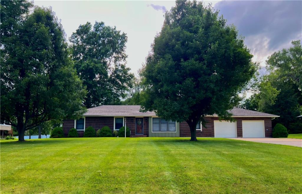 242 Southeast 131st Road Warrensburg, MO 64093 - Photo 2 of 3