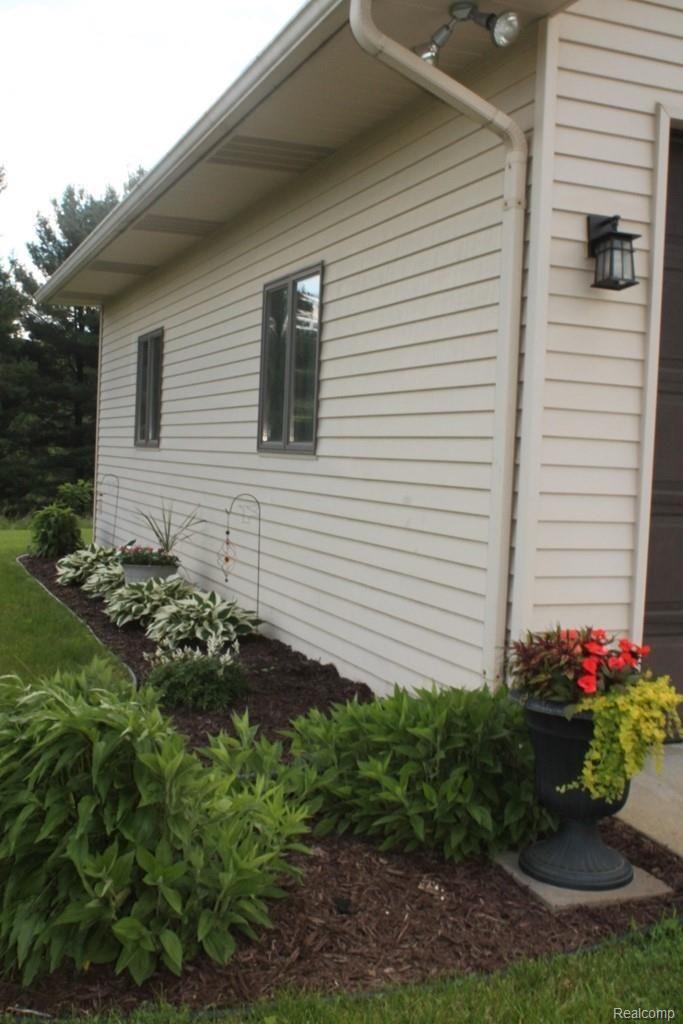 9330 Hartland Road Fenton, MI 48430 - Photo 35 of 43 IMG_5078.JPG