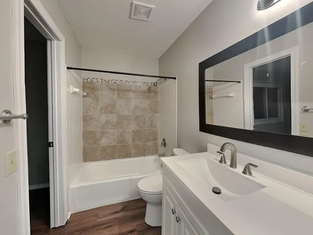 $2,789 | 6865 Buckingham Road, Woodbury, MN 55125