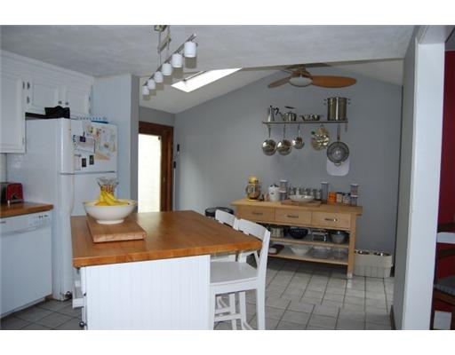 23 Westbrook Road Warwick, RI 02886 - Photo 8 of 14 Kitchen.
