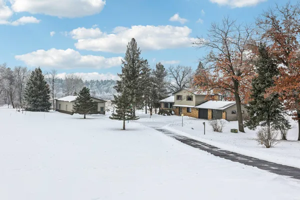 $575,000 | 3225 465th Street, Harris, MN 55032