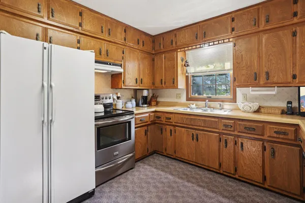 $575,000 | 3225 465th Street, Harris, MN 55032